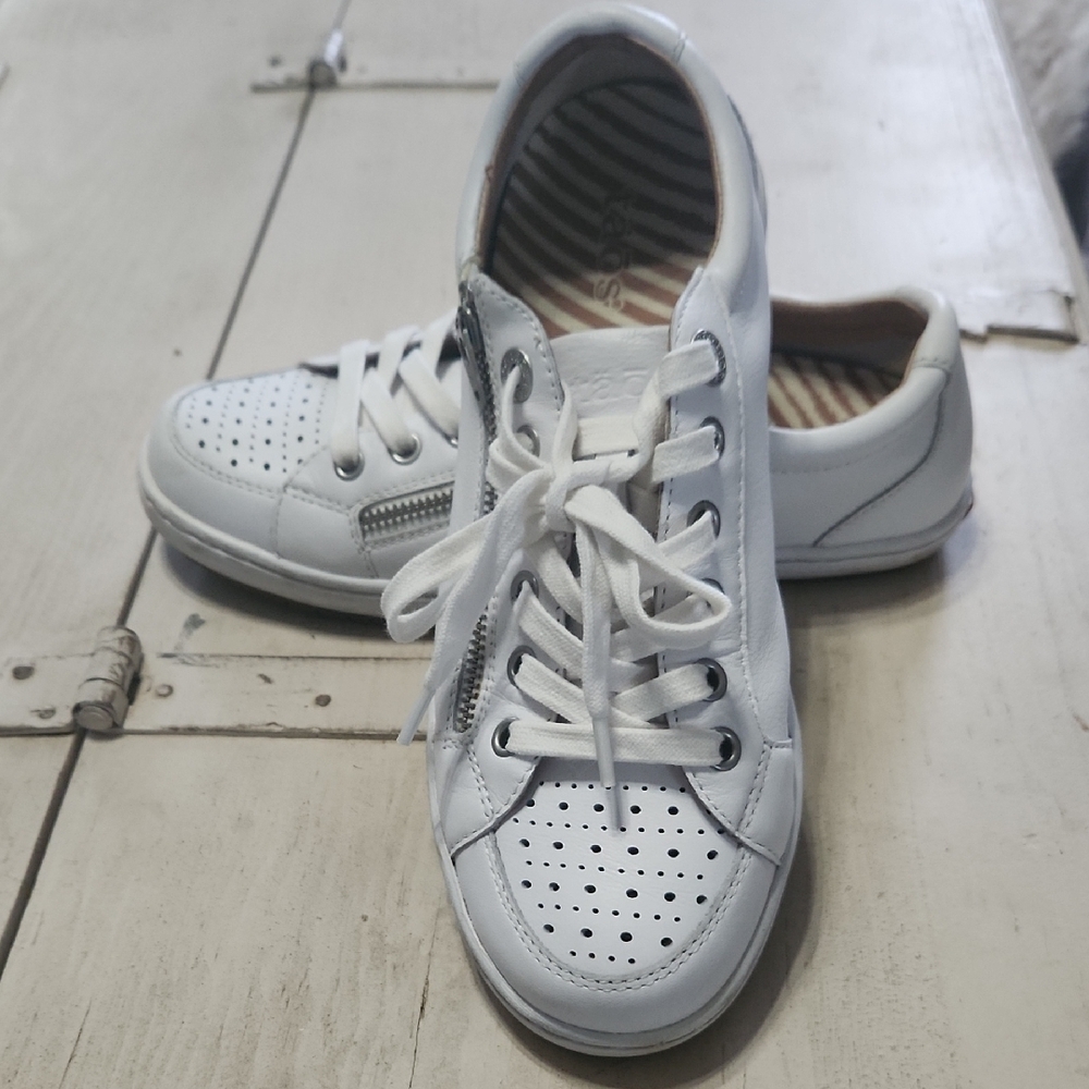 Taos Footwear White Sneakers